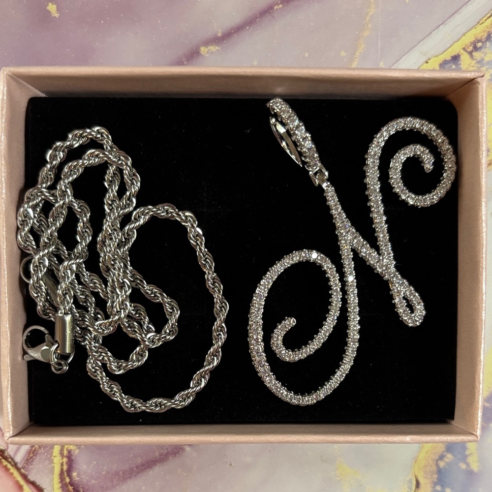 Elegant Silver Swirl Pendant